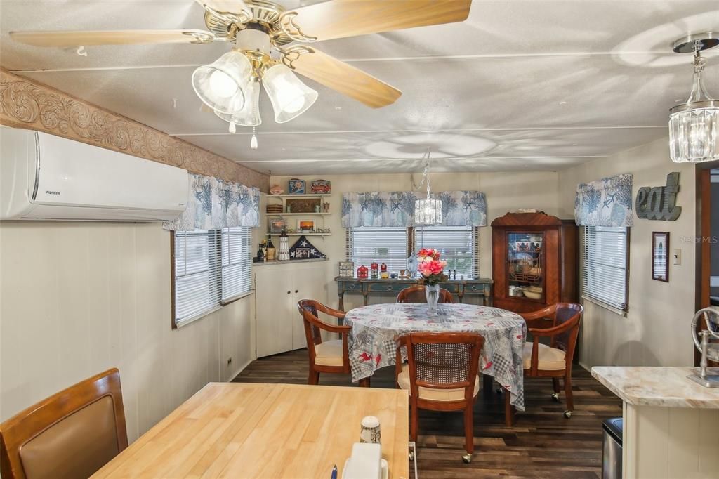 For Sale: $89,900 (2 beds, 1 baths, 952 Square Feet)