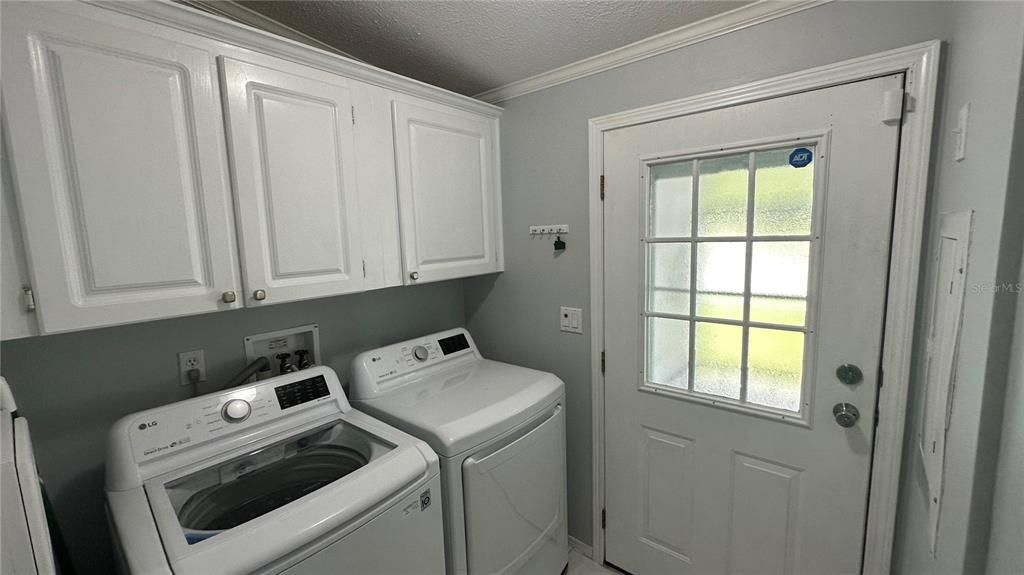 For Sale: $214,900 (2 beds, 2 baths, 1242 Square Feet)
