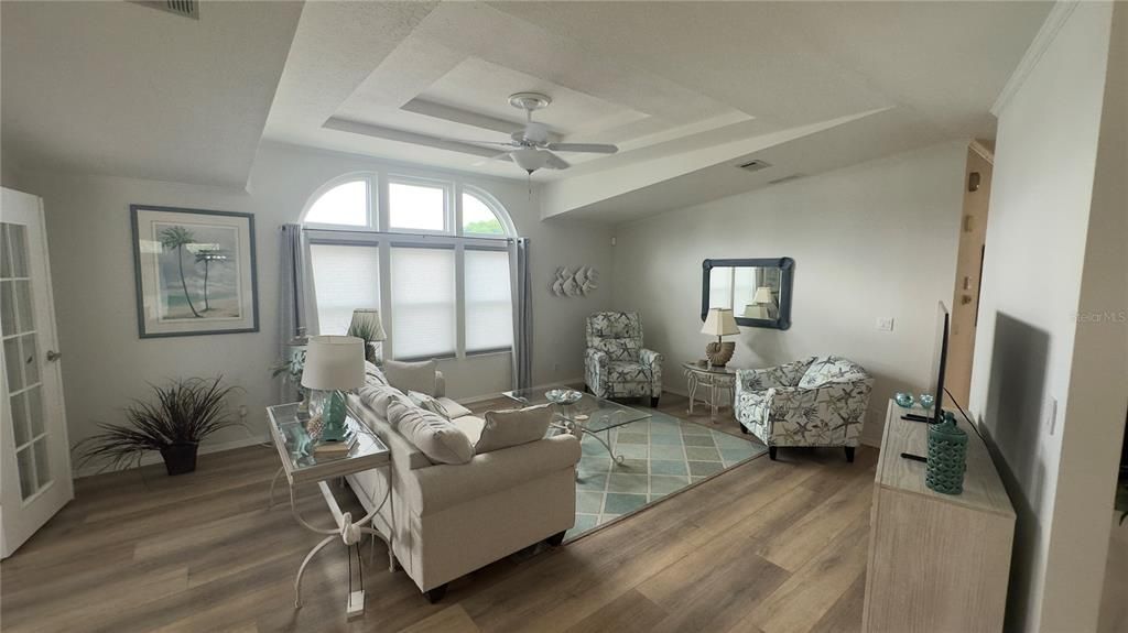 For Sale: $214,900 (2 beds, 2 baths, 1242 Square Feet)