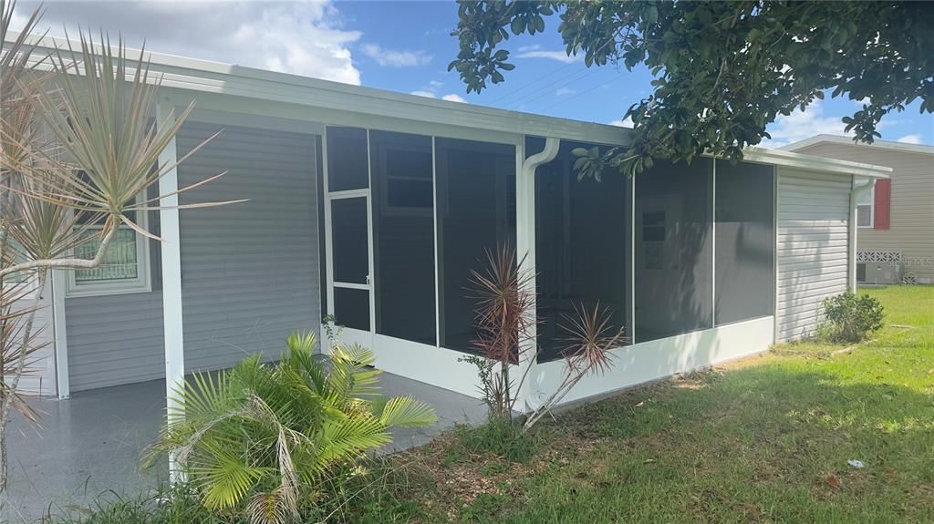 For Sale: $214,900 (2 beds, 2 baths, 1242 Square Feet)