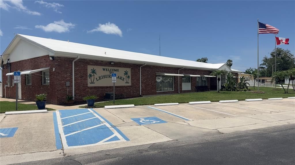 For Sale: $214,900 (2 beds, 2 baths, 1242 Square Feet)