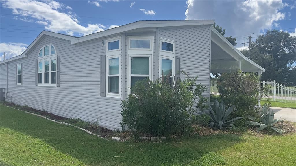 For Sale: $214,900 (2 beds, 2 baths, 1242 Square Feet)