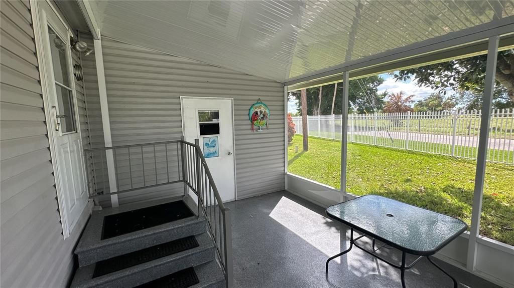 For Sale: $214,900 (2 beds, 2 baths, 1242 Square Feet)