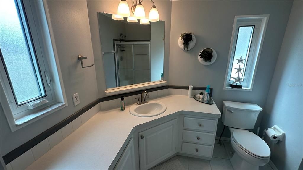 For Sale: $214,900 (2 beds, 2 baths, 1242 Square Feet)