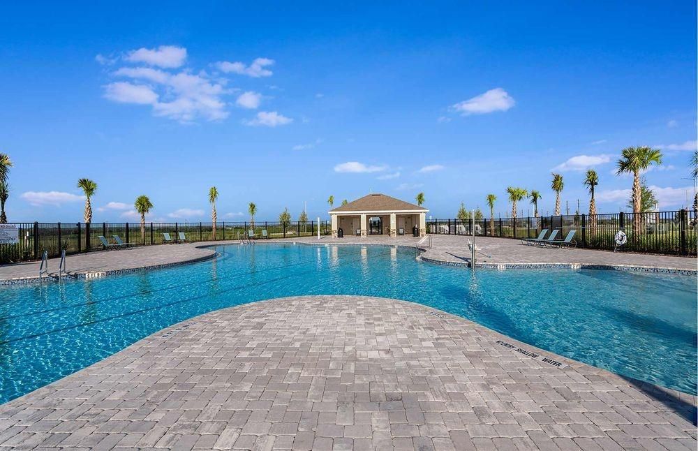 Activo con contrato: $299,000 (4 camas, 2 baños, 1848 Pies cuadrados)