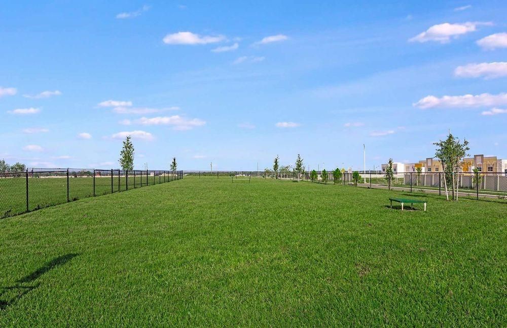 Activo con contrato: $299,000 (4 camas, 2 baños, 1848 Pies cuadrados)