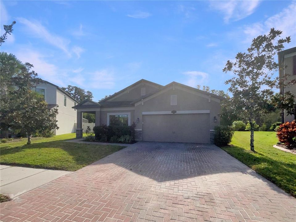 Под контрактом: $475,000 (3 спален, 2 ванн, 2092 Квадратных фут)