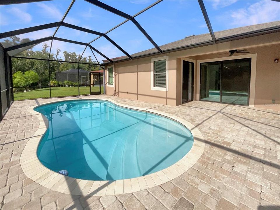 Под контрактом: $475,000 (3 спален, 2 ванн, 2092 Квадратных фут)