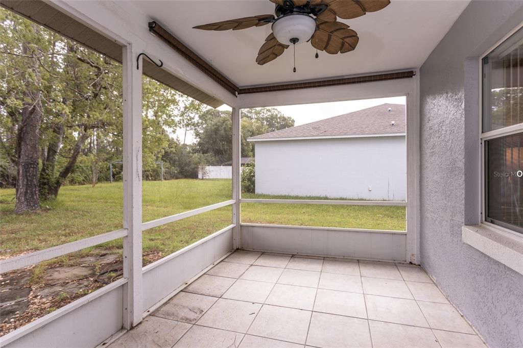 Active With Contract: $244,900 (2 beds, 2 baths, 1074 Square Feet)