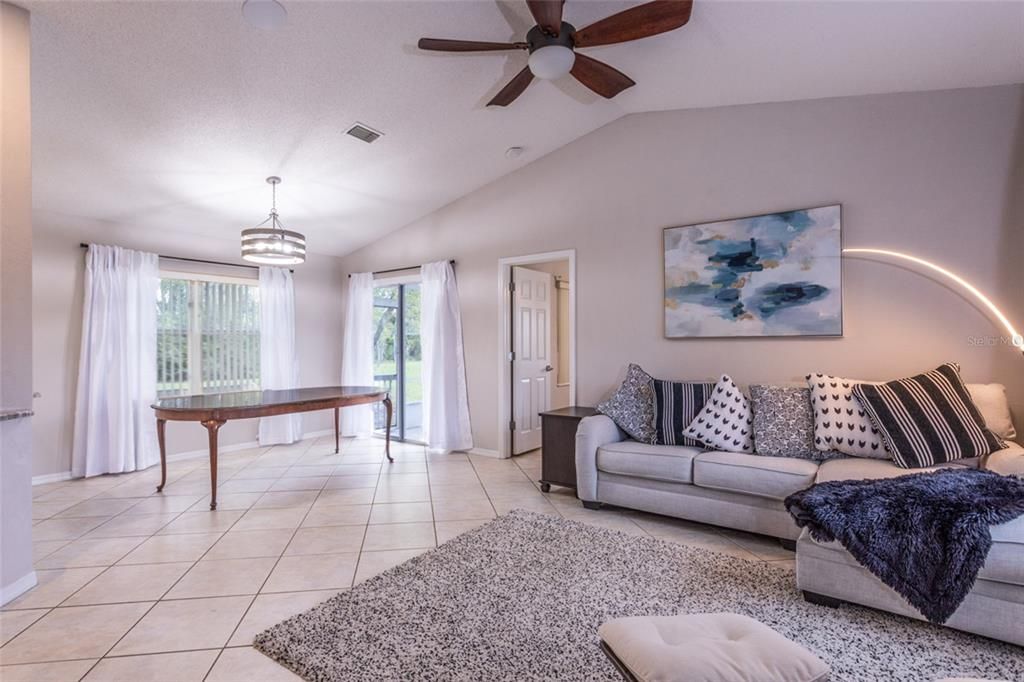 Active With Contract: $244,900 (2 beds, 2 baths, 1074 Square Feet)