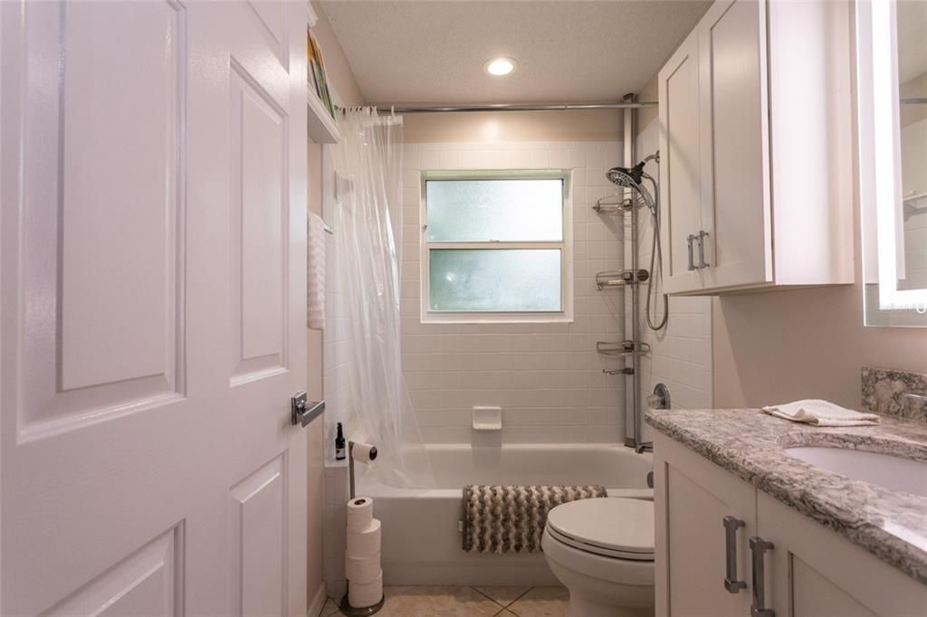 Active With Contract: $244,900 (2 beds, 2 baths, 1074 Square Feet)