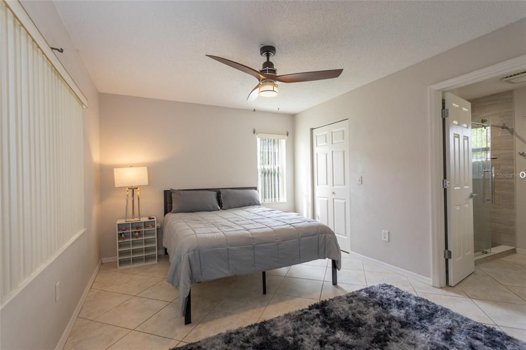 Active With Contract: $244,900 (2 beds, 2 baths, 1074 Square Feet)