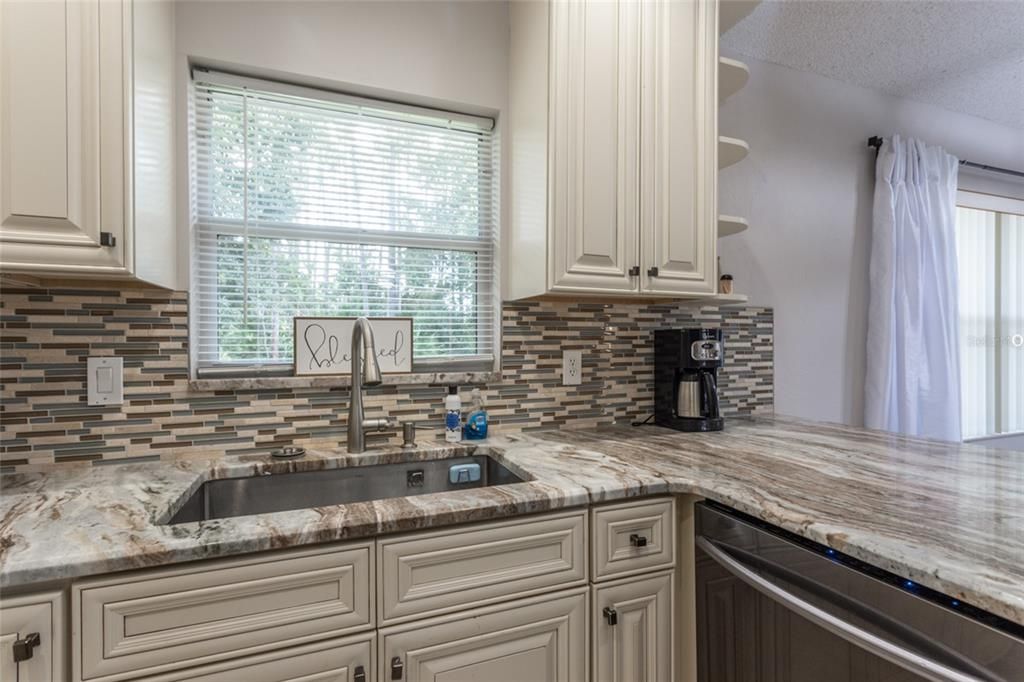 Active With Contract: $244,900 (2 beds, 2 baths, 1074 Square Feet)