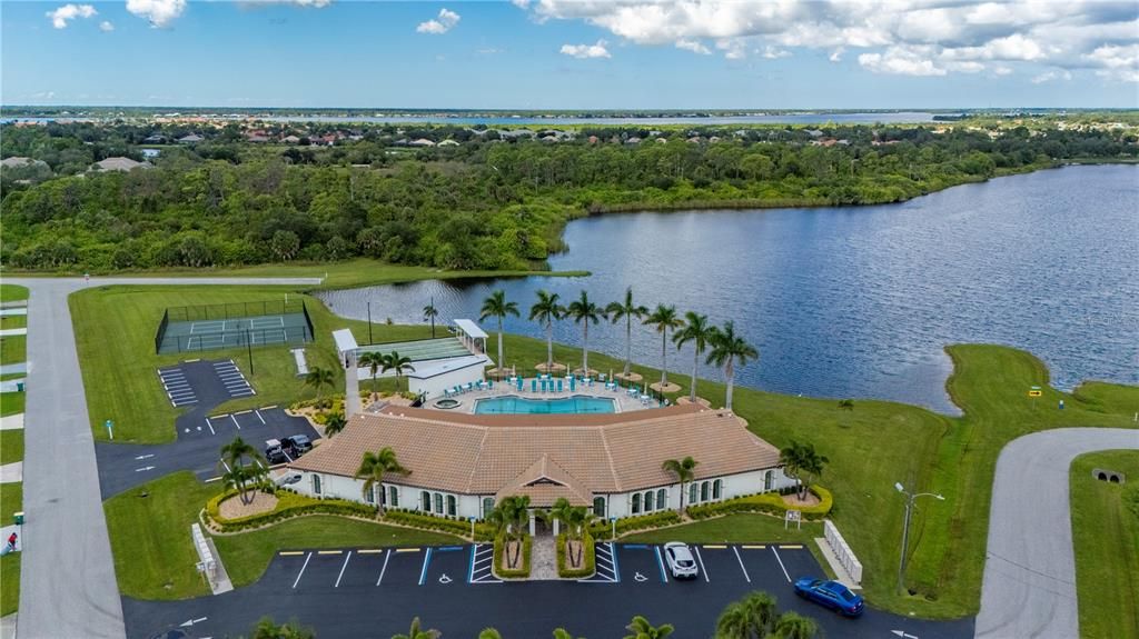 Active With Contract: $225,000 (2 beds, 2 baths, 1488 Square Feet)