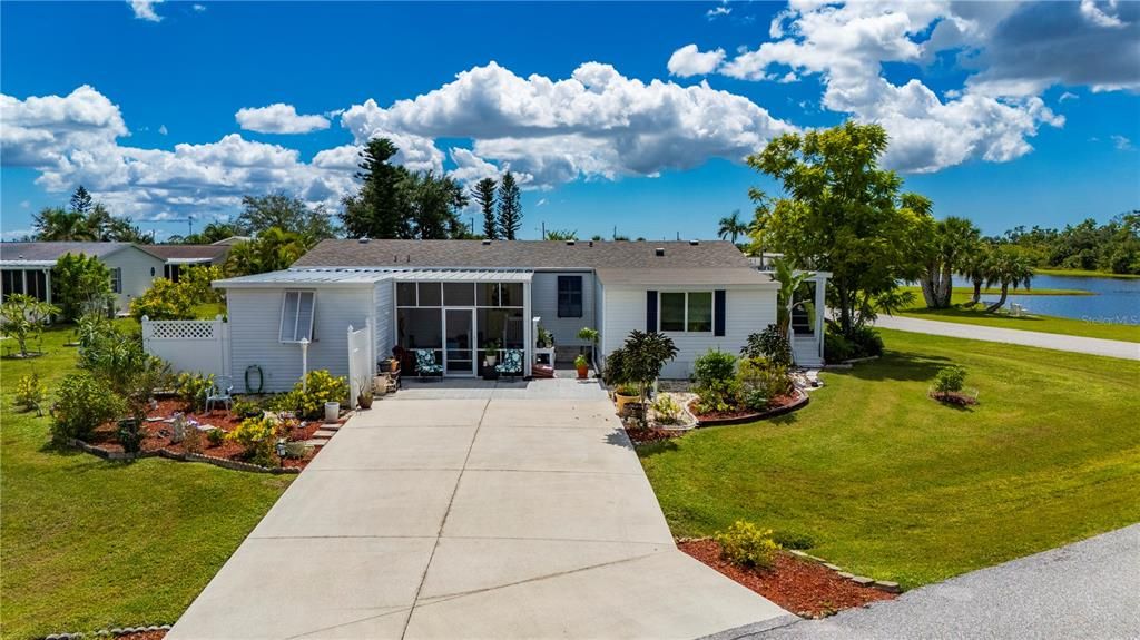 Active With Contract: $225,000 (2 beds, 2 baths, 1488 Square Feet)