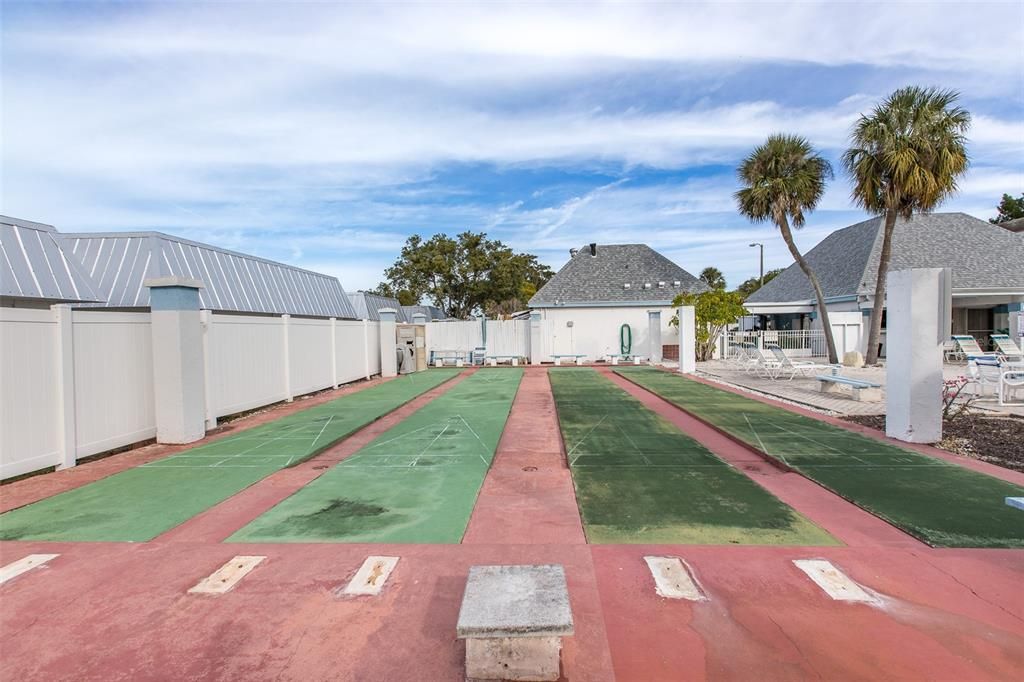 For Sale: $79,900 (2 beds, 2 baths, 888 Square Feet)