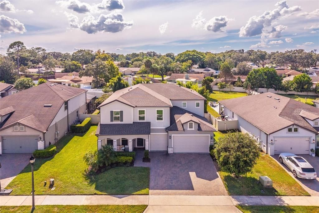 合同活跃: $1,050,000 (5 贝兹, 4 浴室, 3715 平方英尺)