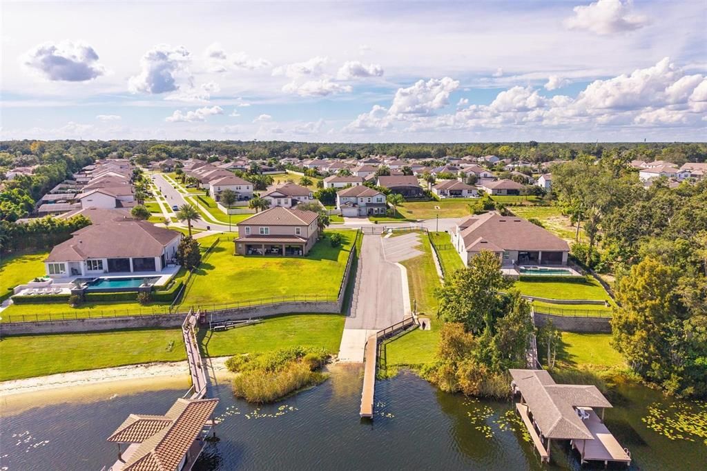 合同活跃: $1,050,000 (5 贝兹, 4 浴室, 3715 平方英尺)