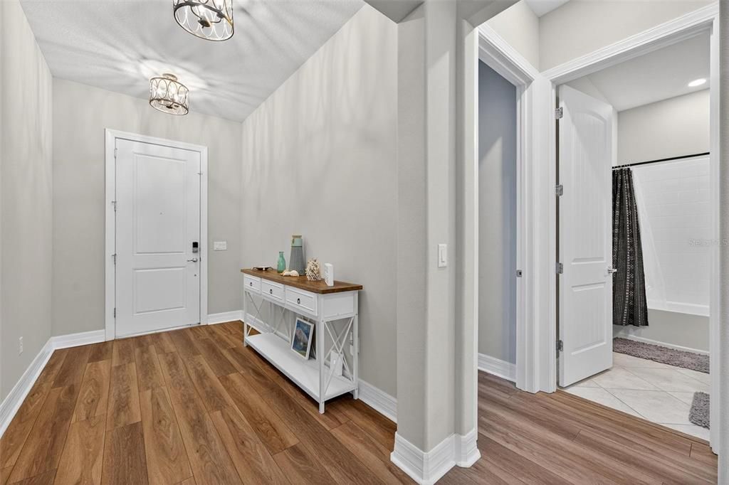 合同活跃: $1,050,000 (5 贝兹, 4 浴室, 3715 平方英尺)