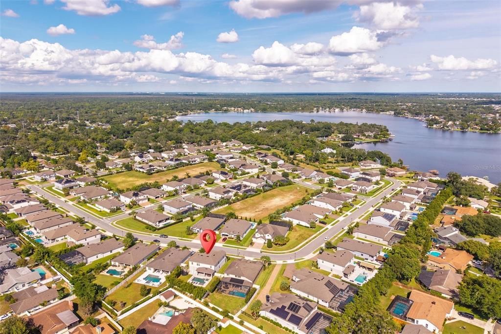 合同活跃: $1,050,000 (5 贝兹, 4 浴室, 3715 平方英尺)