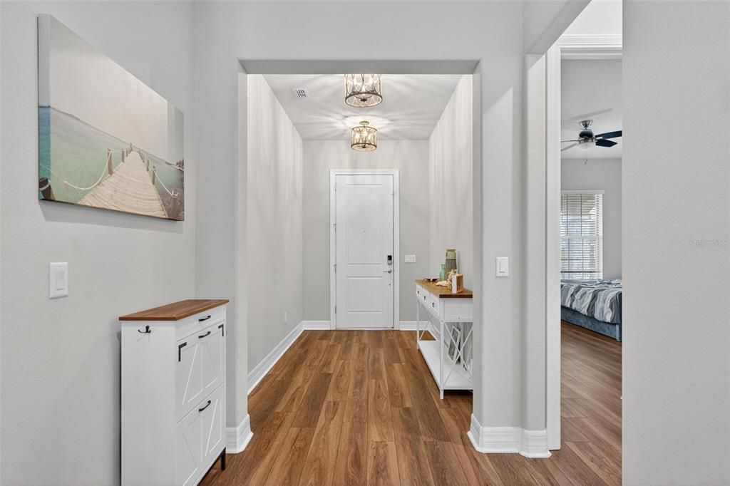 合同活跃: $1,050,000 (5 贝兹, 4 浴室, 3715 平方英尺)