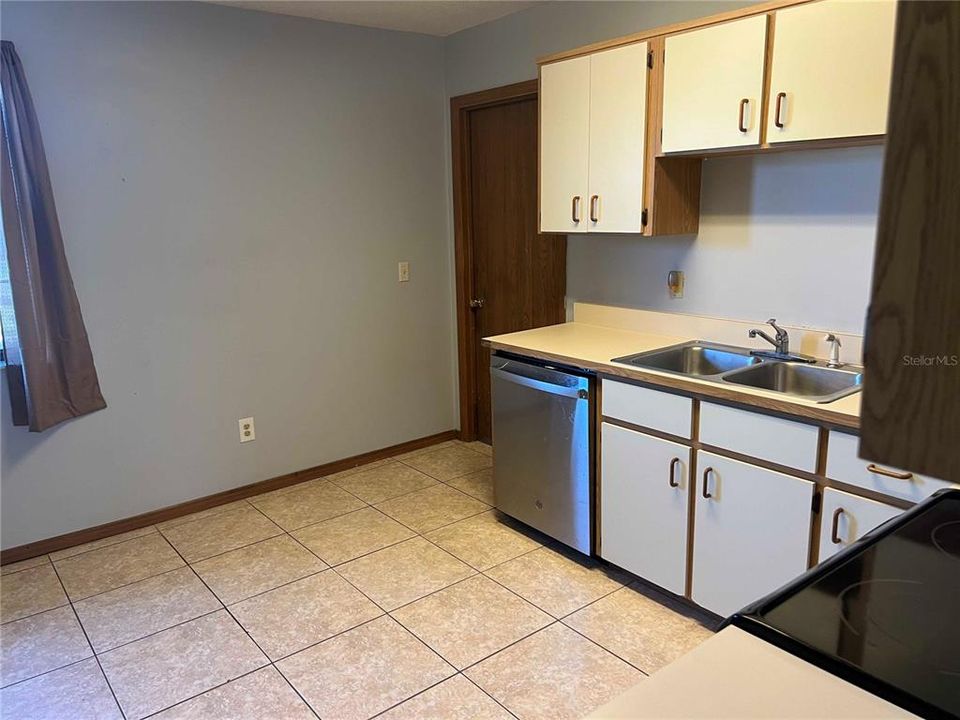 В аренду: $1,750 (3 спален, 2 ванн, 1636 Квадратных фут)