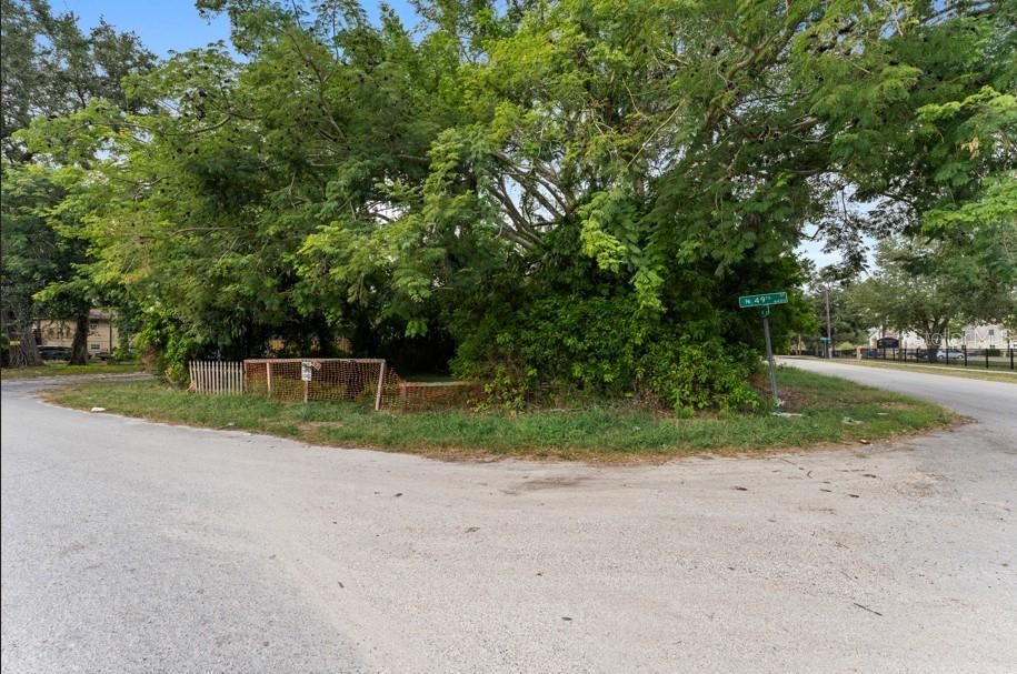 待售: $129,990 (0.18 acres)