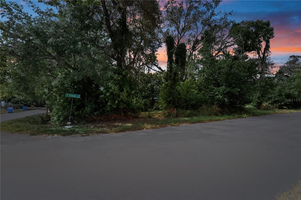 待售: $129,990 (0.18 acres)