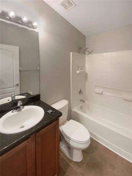 Activo con contrato: $293,000 (3 camas, 2 baños, 1509 Pies cuadrados)