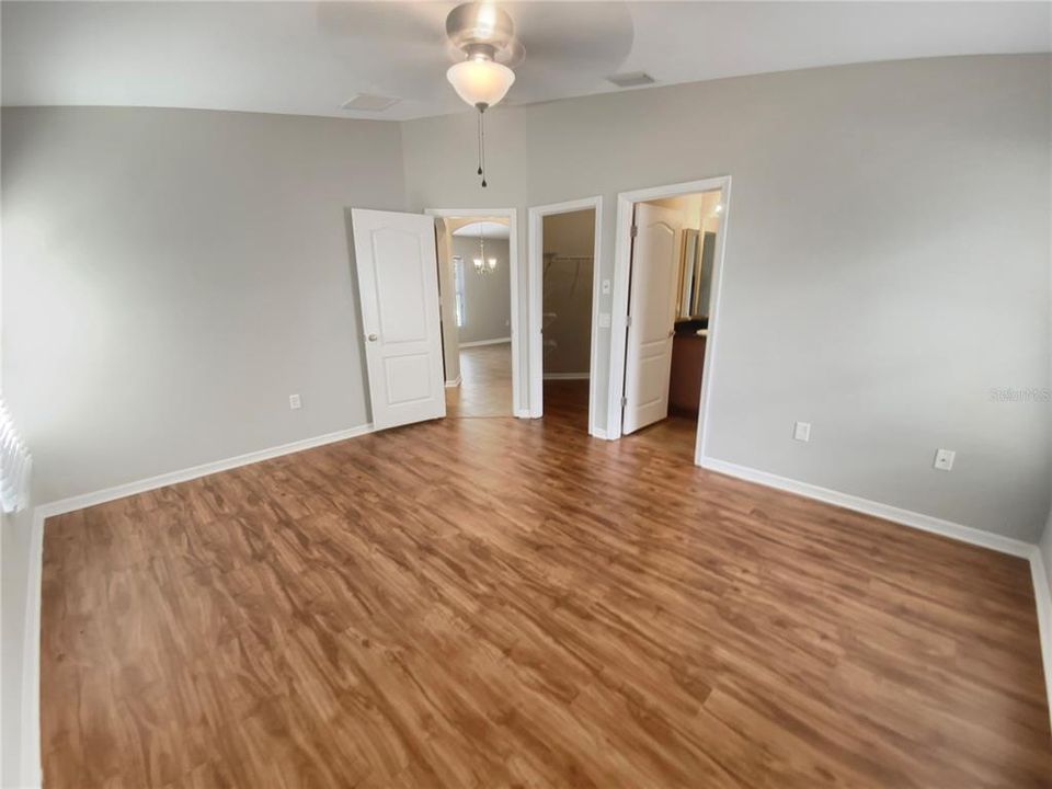 Activo con contrato: $293,000 (3 camas, 2 baños, 1509 Pies cuadrados)