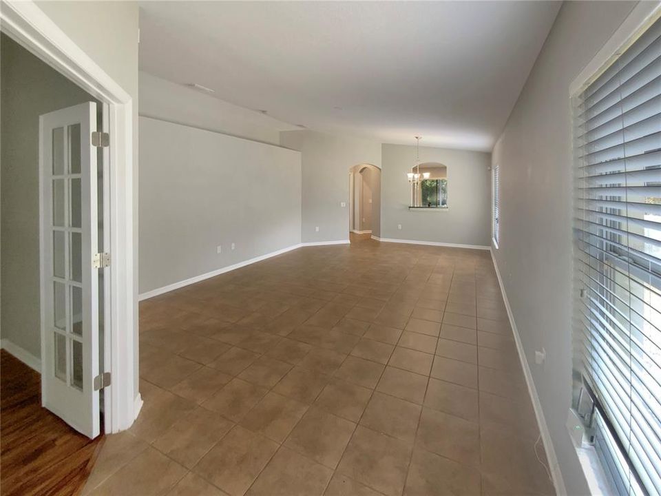 Activo con contrato: $293,000 (3 camas, 2 baños, 1509 Pies cuadrados)