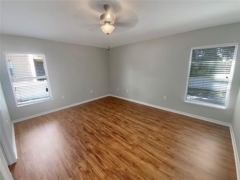 Activo con contrato: $293,000 (3 camas, 2 baños, 1509 Pies cuadrados)