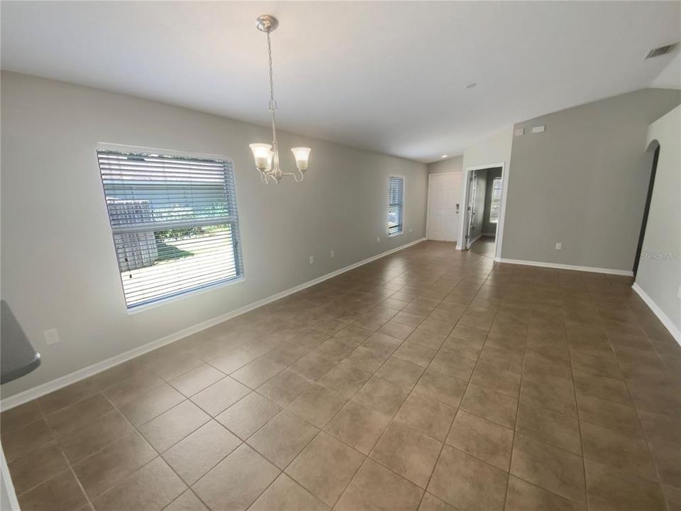 Activo con contrato: $293,000 (3 camas, 2 baños, 1509 Pies cuadrados)