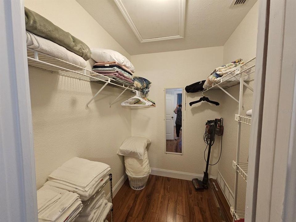 Active With Contract: $152,500 (2 beds, 2 baths, 1040 Square Feet)