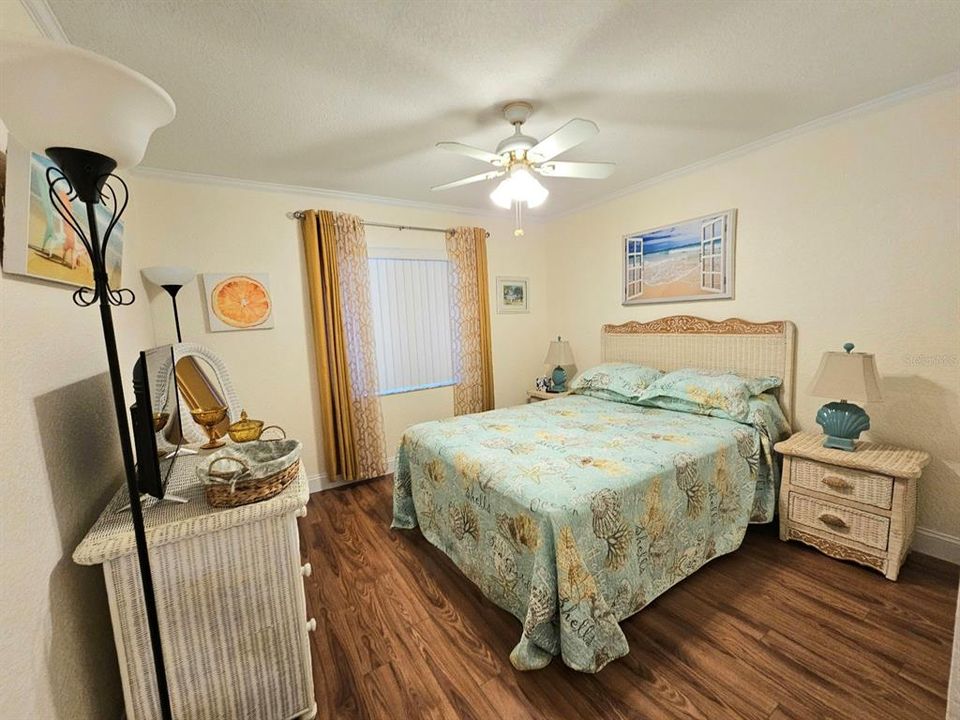 Active With Contract: $152,500 (2 beds, 2 baths, 1040 Square Feet)