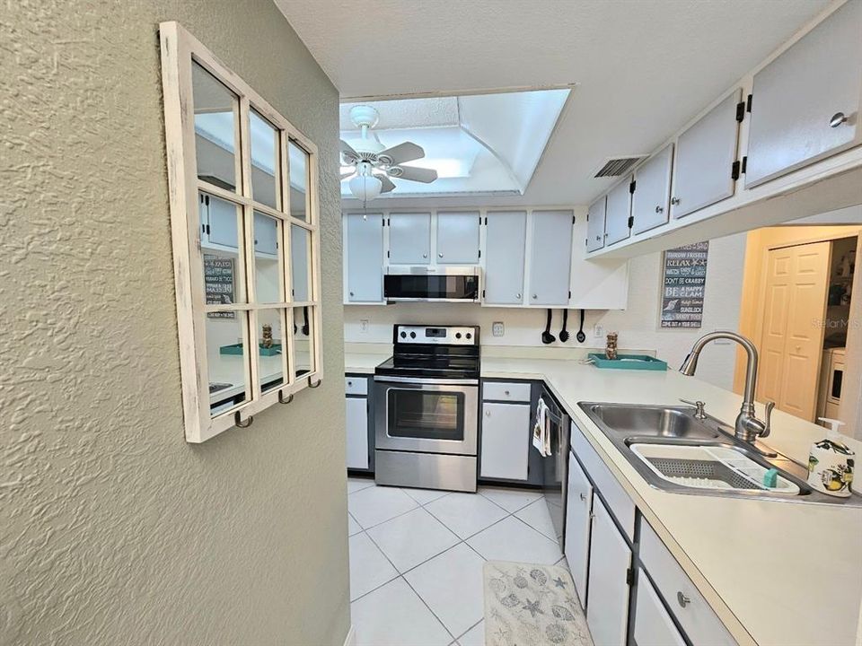 Active With Contract: $152,500 (2 beds, 2 baths, 1040 Square Feet)