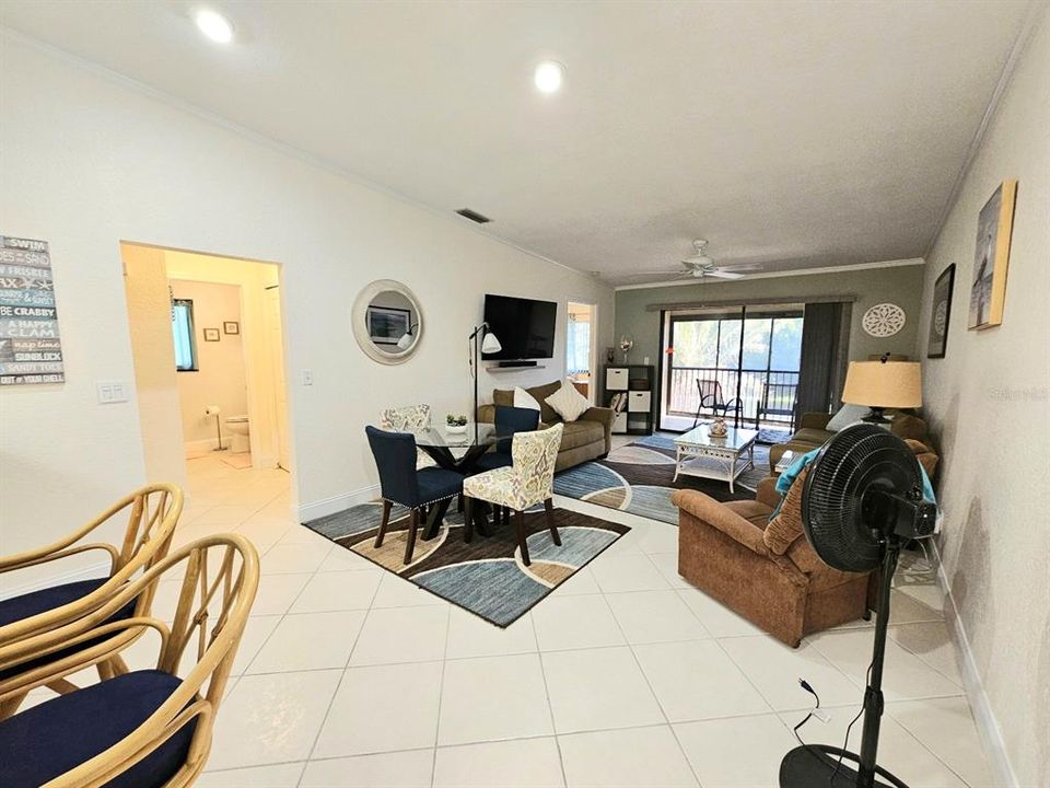 Active With Contract: $152,500 (2 beds, 2 baths, 1040 Square Feet)