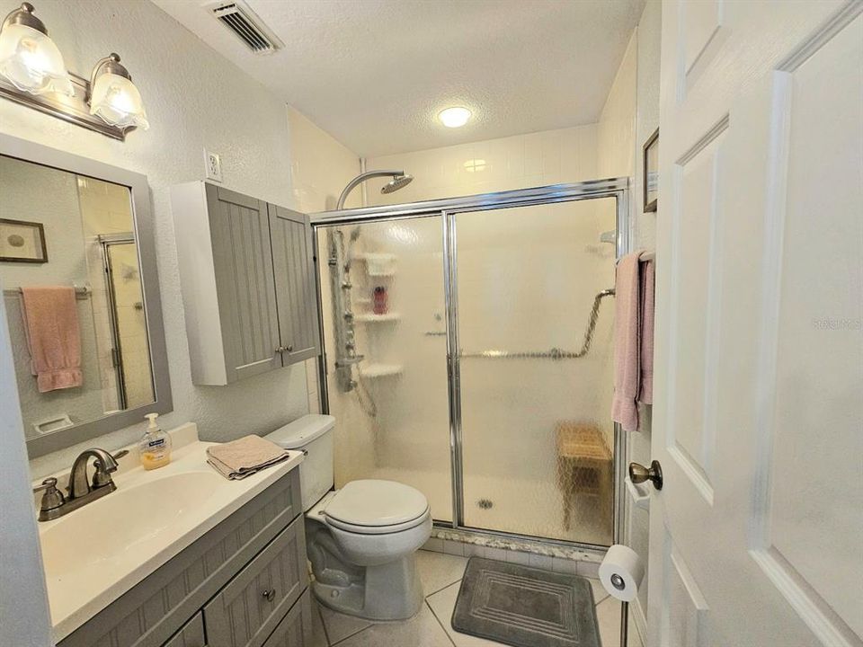 Active With Contract: $152,500 (2 beds, 2 baths, 1040 Square Feet)