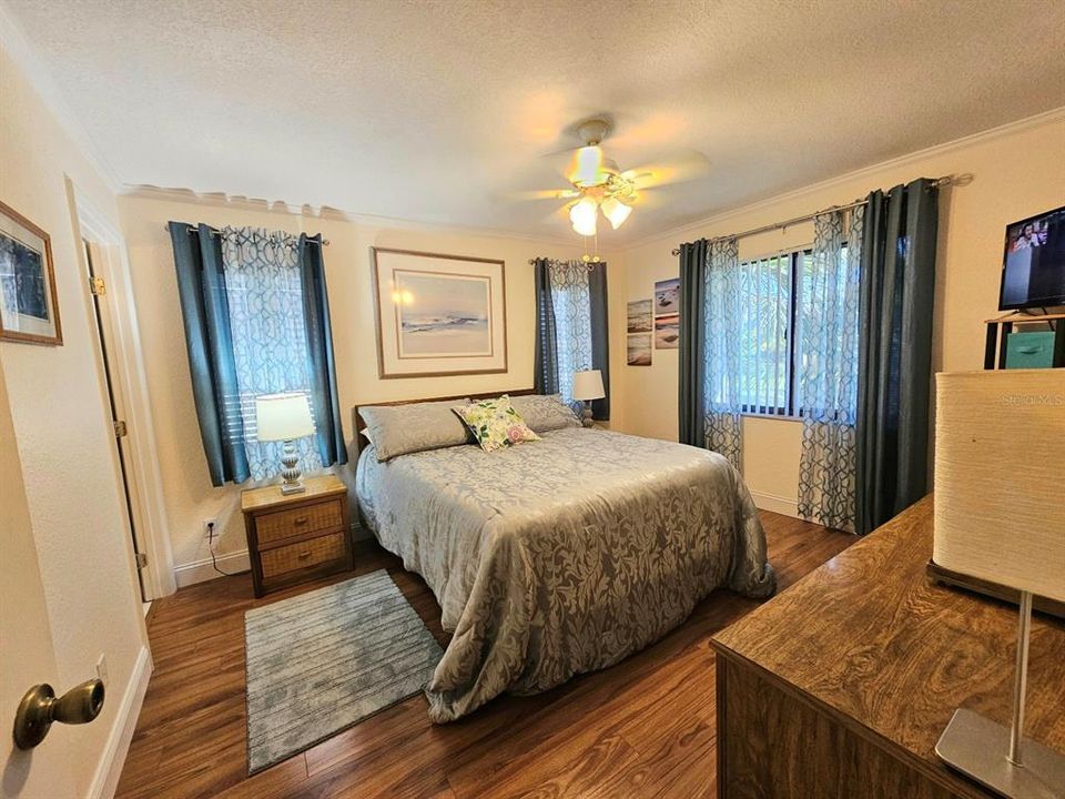 Active With Contract: $152,500 (2 beds, 2 baths, 1040 Square Feet)