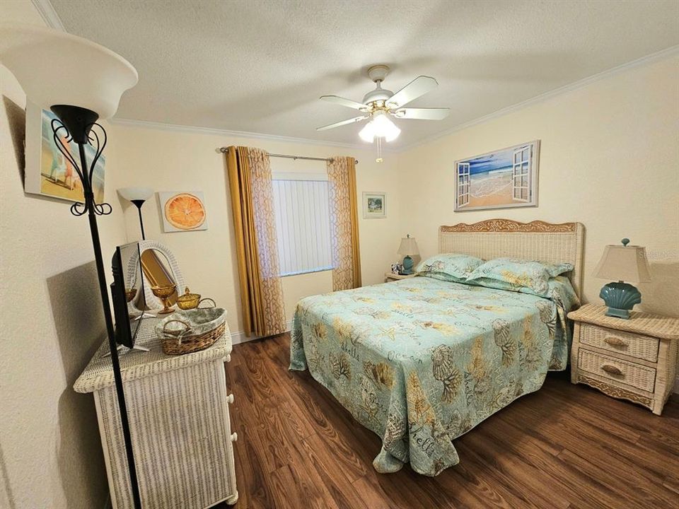 Active With Contract: $152,500 (2 beds, 2 baths, 1040 Square Feet)