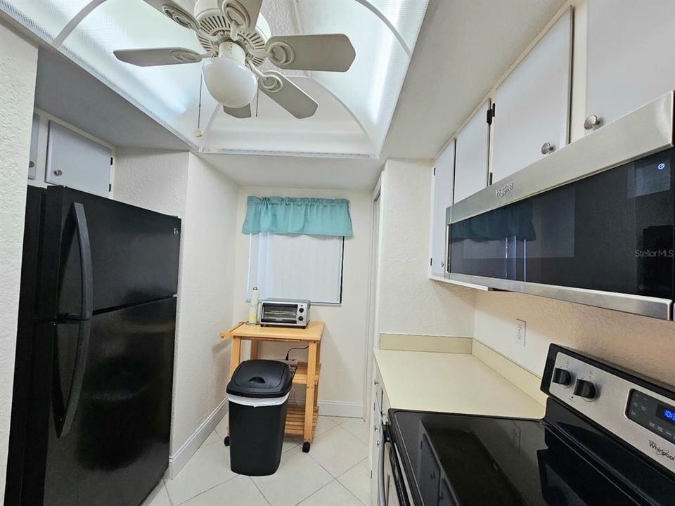 Active With Contract: $152,500 (2 beds, 2 baths, 1040 Square Feet)