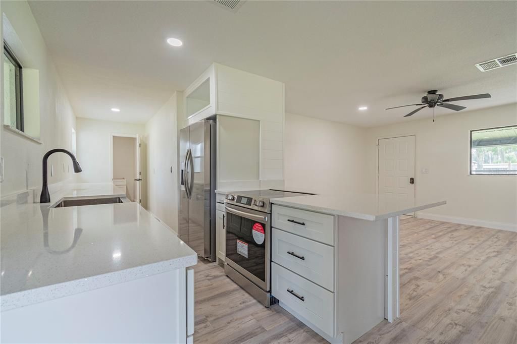 For Sale: $474,900 (3 beds, 2 baths, 1020 Square Feet)