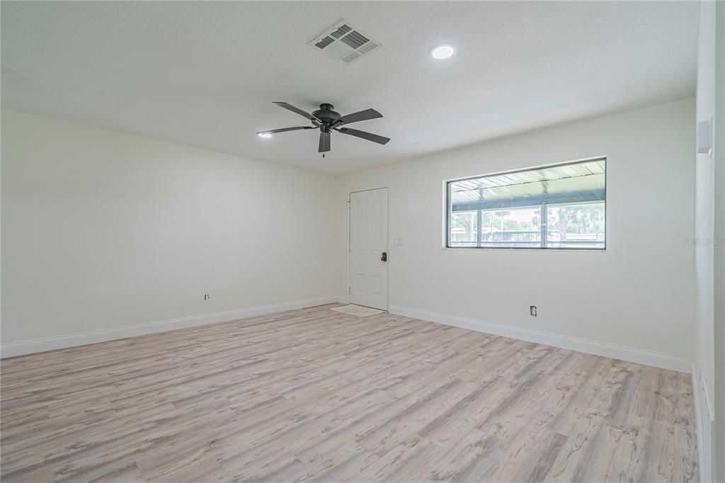 For Sale: $474,900 (3 beds, 2 baths, 1020 Square Feet)