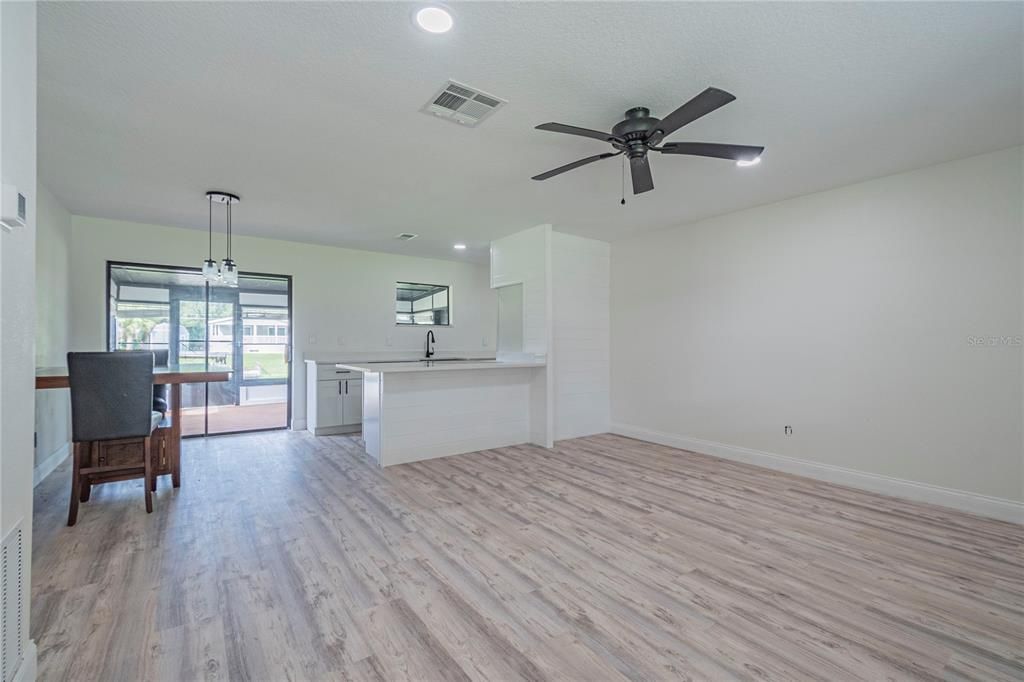 For Sale: $474,900 (3 beds, 2 baths, 1020 Square Feet)