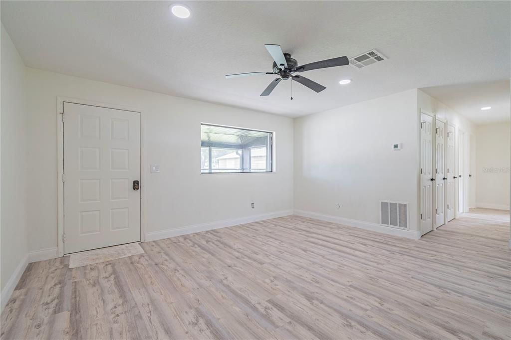 For Sale: $474,900 (3 beds, 2 baths, 1020 Square Feet)