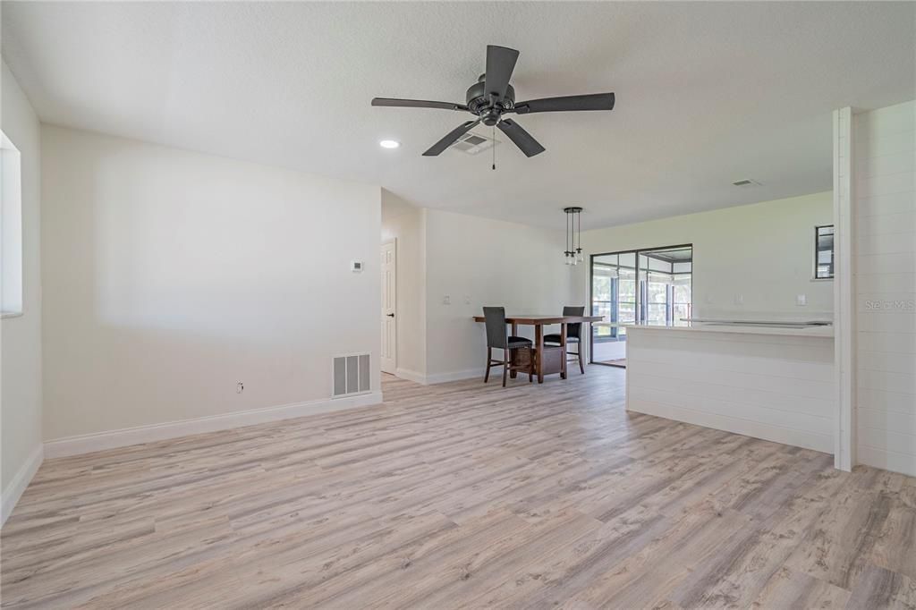 For Sale: $474,900 (3 beds, 2 baths, 1020 Square Feet)
