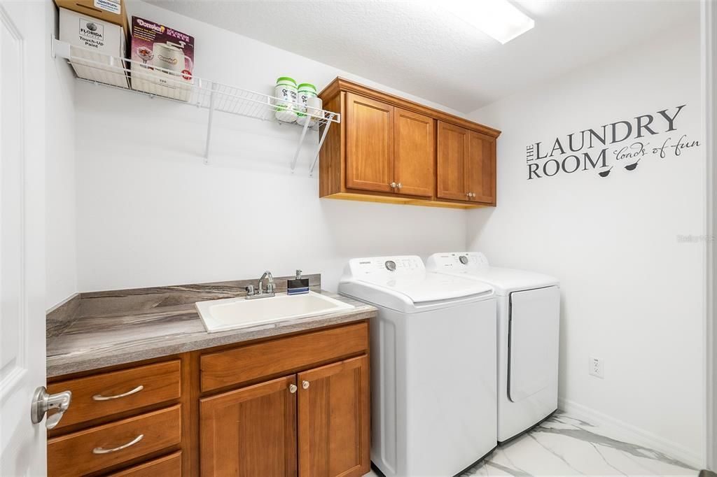 Active With Contract: $388,000 (3 beds, 2 baths, 1589 Square Feet)