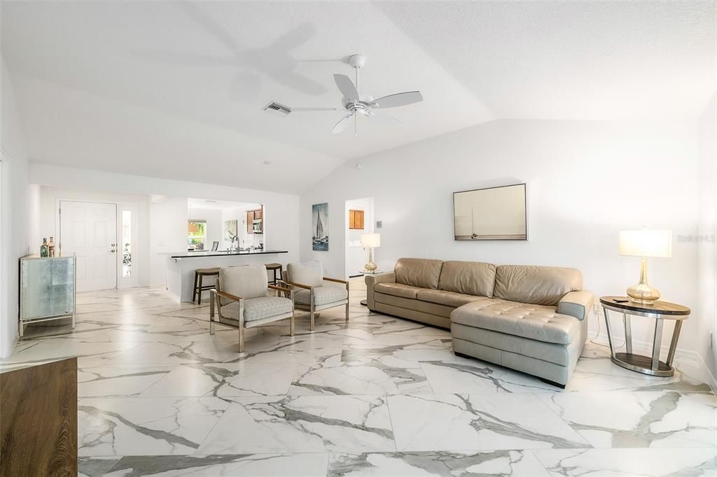 Active With Contract: $388,000 (3 beds, 2 baths, 1589 Square Feet)