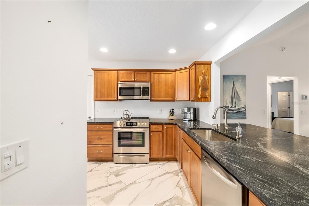 Active With Contract: $388,000 (3 beds, 2 baths, 1589 Square Feet)