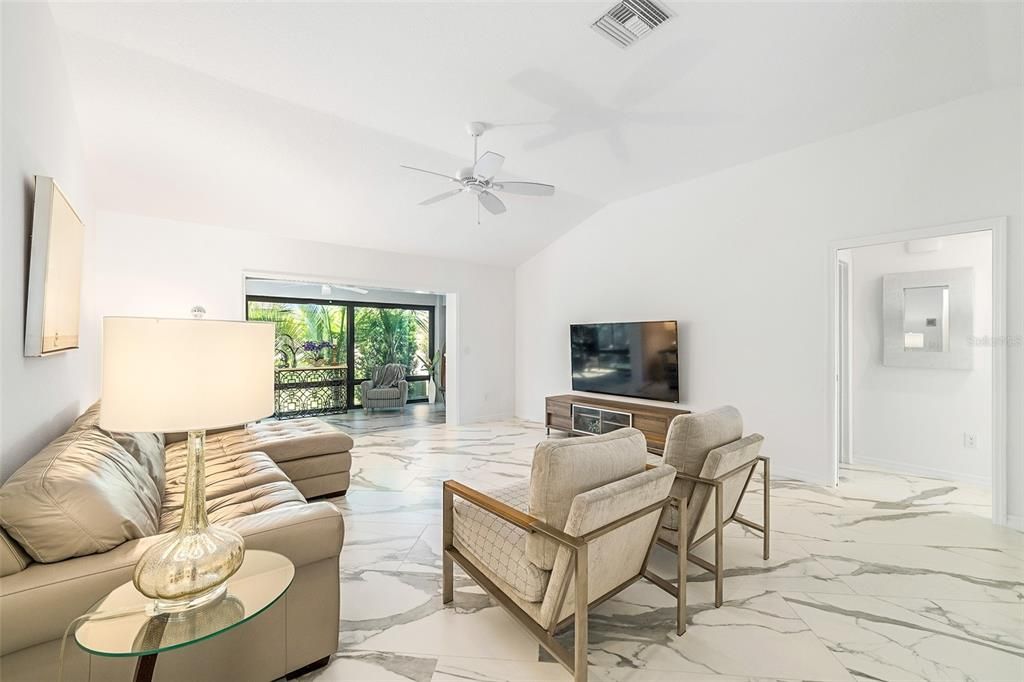 Active With Contract: $388,000 (3 beds, 2 baths, 1589 Square Feet)